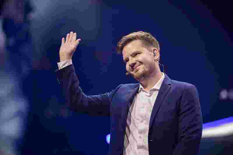 Ning进入传奇杯淘汰赛后更博：我真无敌了！